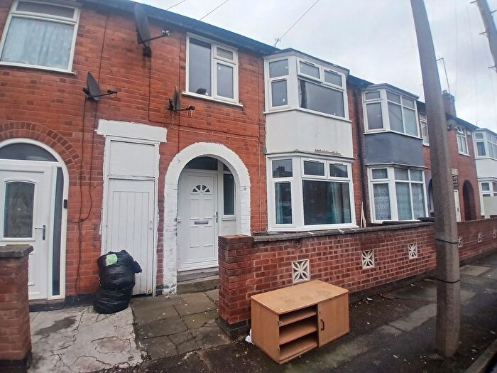 3 Bedroom Town House To Rent In Stonebridge Street, Leicester, LE5