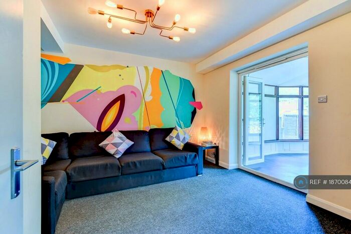 6 Bedroom Semi-Detached House To Rent In Auckland Drive, Brighton, BN2