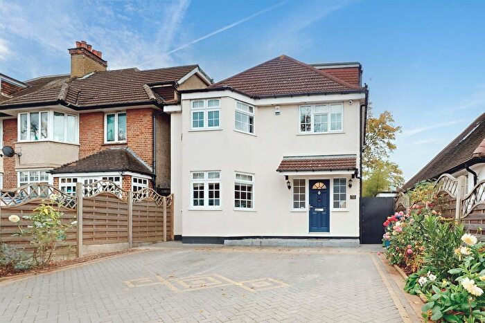 4 Bedroom Detached House For Sale In Greenfield Gardens, NW2