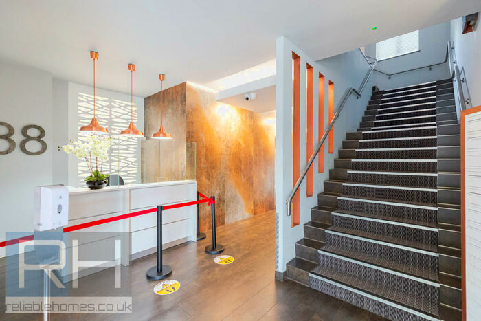 2 Bedroom Apartment To Rent In Lawrence House, City Road, Clerkenwell, London, EC1V