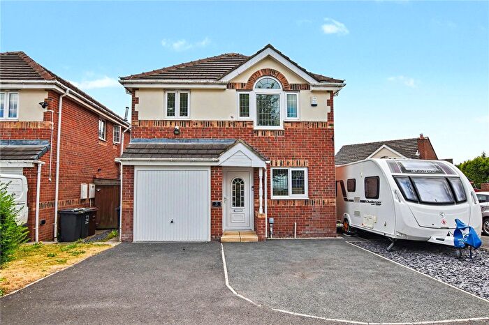 4 Bedroom Detached House For Sale In Shancara Court, Tingley, Wakefield, West Yorkshire, WF3