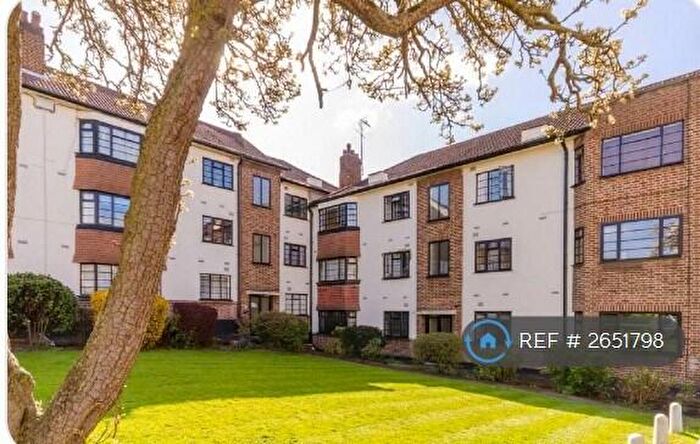 2 Bedroom Flat To Rent In Friern Park, London, N12