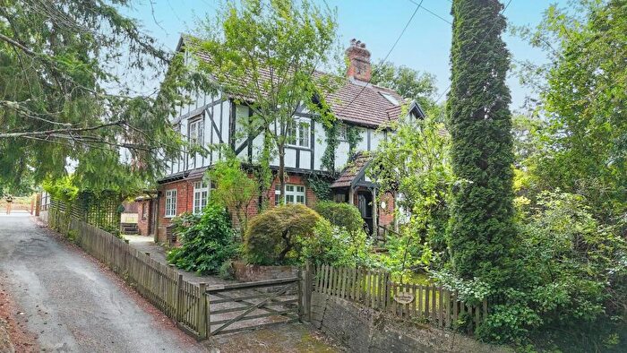 3 Bedroom Semi-Detached House For Sale In Pikes Hill, Lyndhurst, SO43