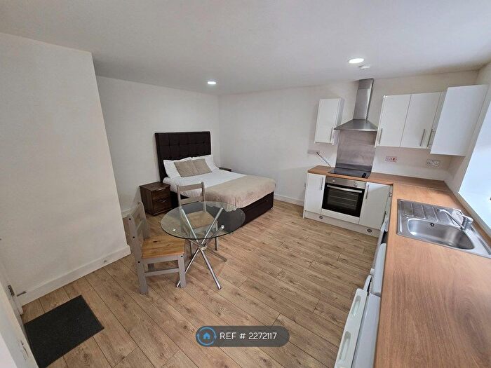 Studio To Rent In The Midway, Newcastle Under Lyme, ST5