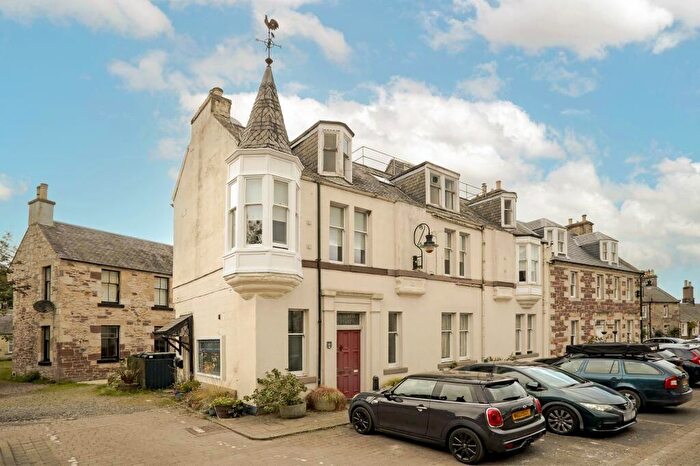 3 Bedroom Flat For Sale In Raemartin Square, Flat, West Linton, EH46