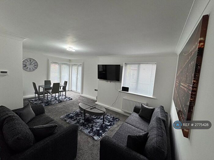 2 Bedroom Flat To Rent In Longueville Lodge, Netherfield, Milton Keynes, MK6