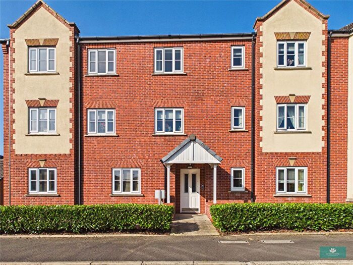 2 Bedroom Flat For Sale In Windmill Close, Royton, Oldham, Lancashire, OL2