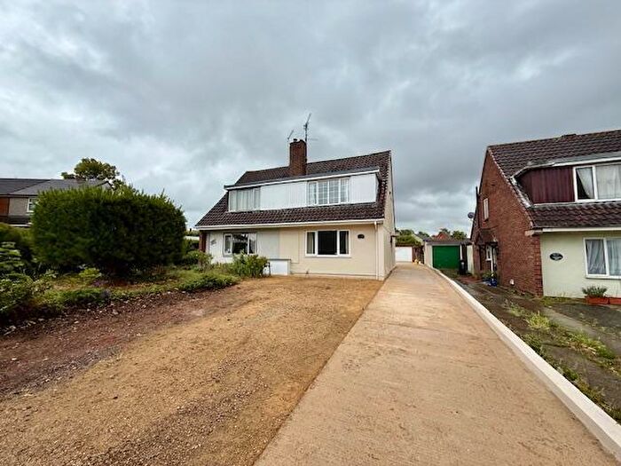 3 Bedroom House To Rent In Penhill Drive, Swindon, SN2