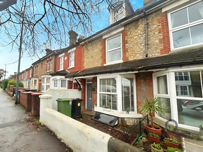 3 Bedroom Terraced House To Rent In Holland Road, Maidstone, Kent, ME14