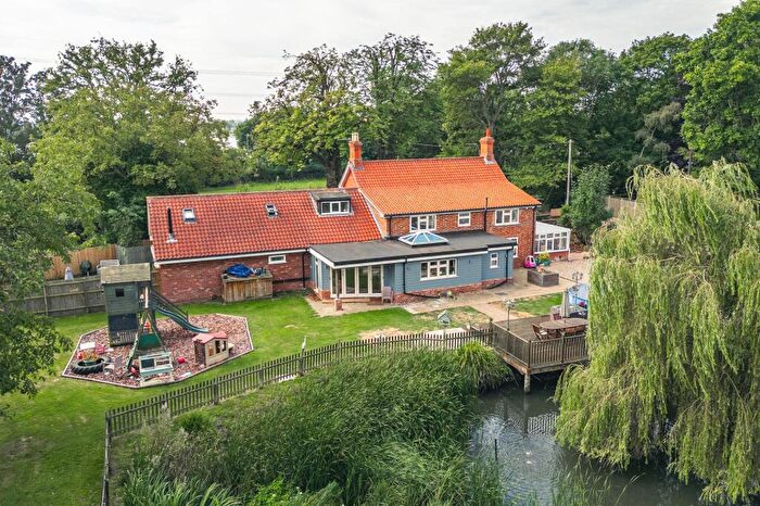 5 Bedroom Detached House For Sale In Yaxham, NR19
