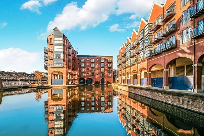 2 Bedroom Apartment For Sale In Handbridge Square, Chester, CH1