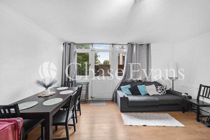 3 Bedroom Flat For Sale In Seyssel Street, Isle Of Dogs, London, E14