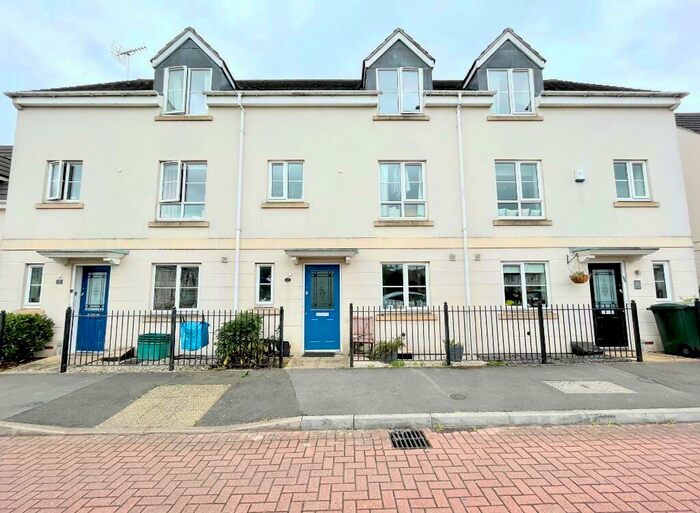 4 Bedroom Town House To Rent In Rosebay Gardens, Cheltenham, GL51