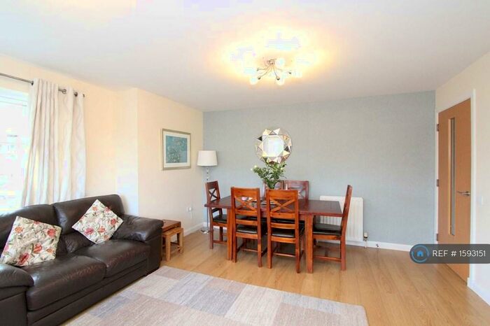 3 Bedroom Flat To Rent In Tailor Place, Aberdeen, AB24