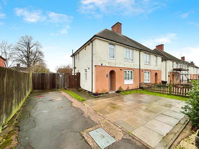 3 Bedroom Semi-Detached House For Sale In Tailby Avenue, Leicester, Leicestershire, LE5