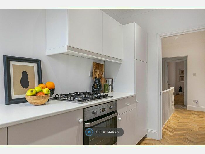 2 Bedroom Flat To Rent In Edward Road, London, E17