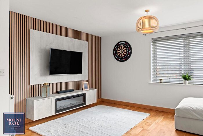 3 Bedroom Apartment For Sale In Smeaton Court, Hertford, Hertfordshire, SG13