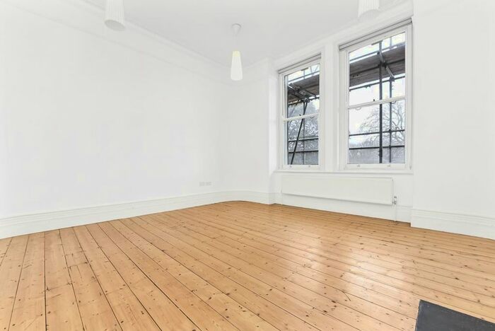 3 Bedroom Flat To Rent In Clapham Common North Side, London, SW4