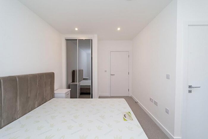 1 Bedroom Flat To Rent In Newnton Close, London, N4