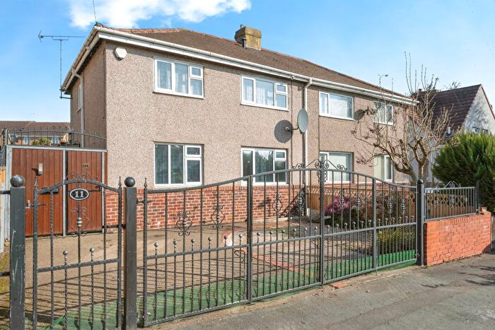 4 Bedroom Semi-Detached House For Sale In North Avenue, Bawtry, Doncaster, DN10