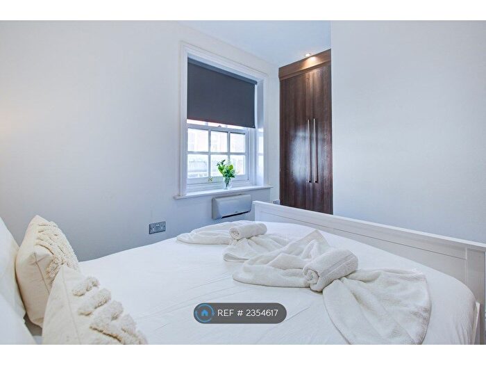 1 Bedroom Flat To Rent In High Street, Brentwood, CM14