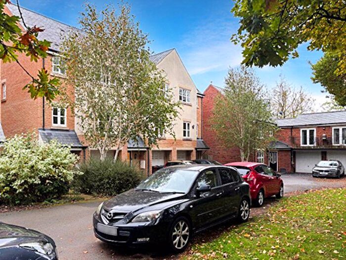 1 Bedroom Detached House To Rent In Alnwick View, Leeds, LS16