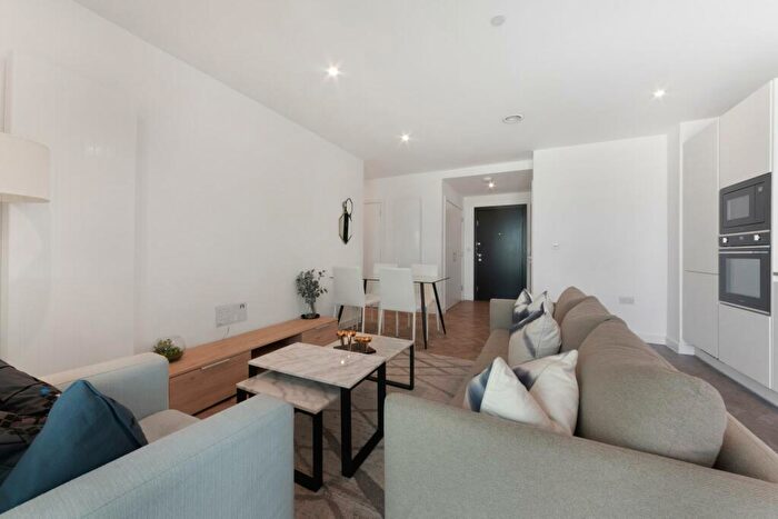 2 Bedroom Flat To Rent In Skyline Apartments, Three Waters, London, E14