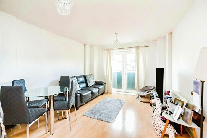 1 Bedroom Flat For Sale In High Street, Rochester, Kent, ME1