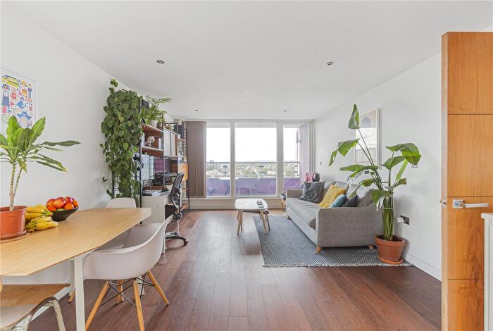 2 Bedroom Apartment To Rent In Rainhill Way, London, E3