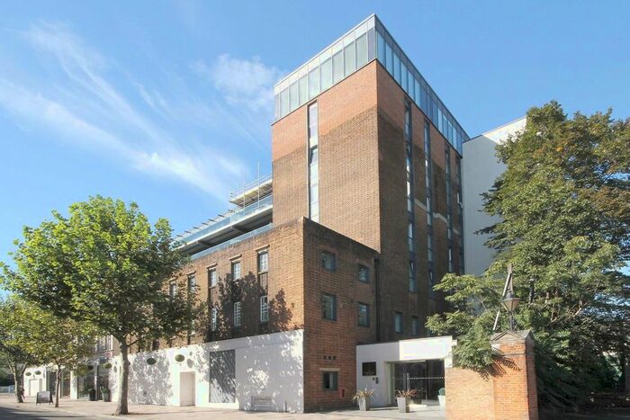 1 Bedroom Flat To Rent In St. John's Hill, London, SW11