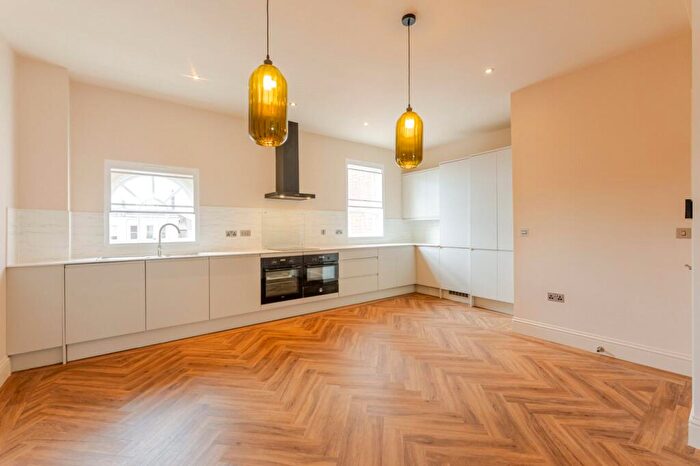 3 Bedroom Maisonette For Sale In Bedford Street, Leamigton Spa, Warwickshire, CV32