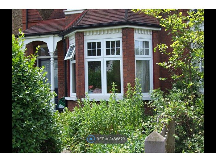 2 Bedroom Flat To Rent In Farrer Road, London, N8