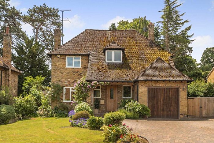4 Bedroom Detached House For Sale In St James Close, Pangbourne On Thames, RG8