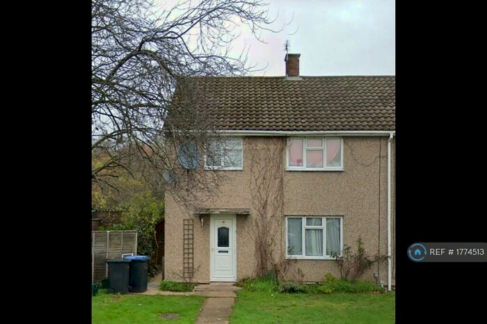 3 Bedroom Semi-Detached House To Rent In Wooding Grove, Harlow, CM19