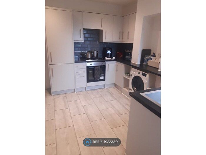2 Bedroom Terraced House To Rent In Chatham, Chatham, ME4