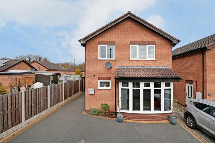3 Bedroom Detached House To Rent In Cleeve Hill Gardens, Waterthorpe, S20