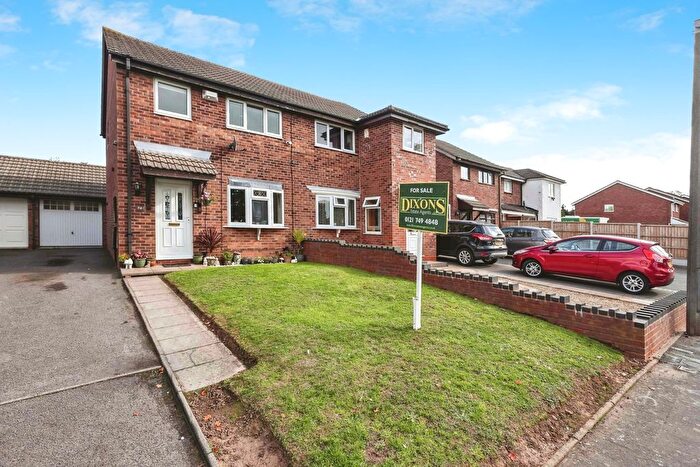 3 Bedroom Semi-detached House For Sale In Faircroft Road, Birmingham, West Midlands, B36