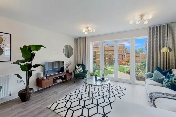 3 Bedroom Semi-Detached House To Rent In Florence Drive, Derby, Derbyshire, DE1