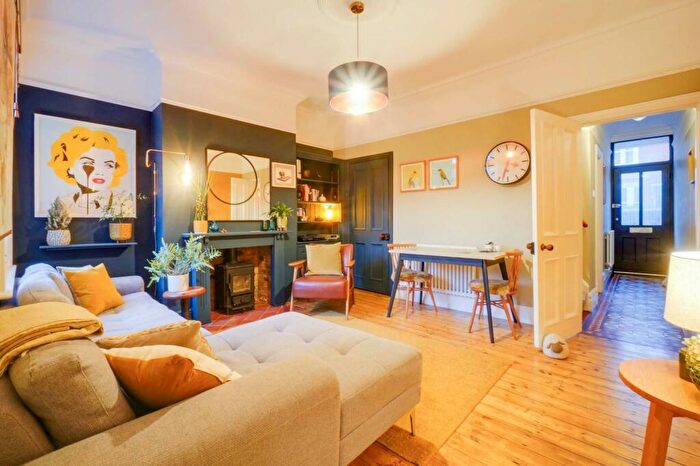 3 Bedroom Terraced House For Sale In Adderley Road, Clarendon Park, Leicester, LE2