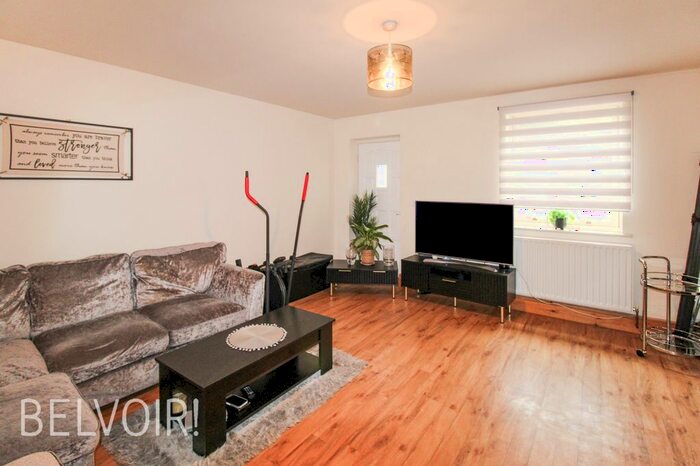 3 Bedroom Mews To Rent In Appleton Gate, Newark, NG24