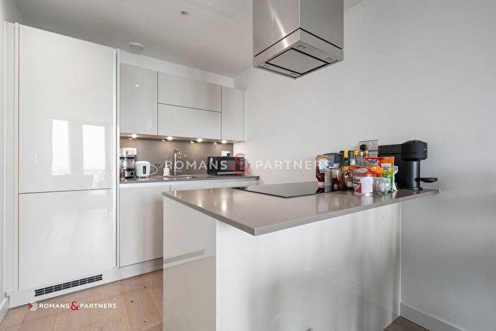 1 Bedroom Flat To Rent In Stratosphere Tower, Stratford, E15