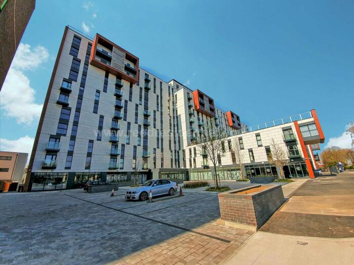 2 Bedroom Flat To Rent In Beaumont Court, Victoria Avenue, Southend On Sea, SS2