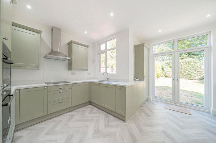 3 Bedroom Bungalow For Sale In Ennismore Gardens, Southend-on-Sea, Essex, SS2