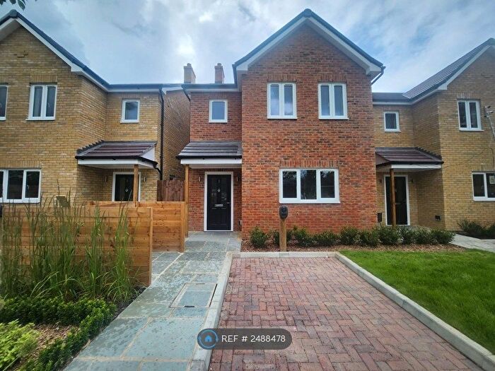 3 Bedroom Detached House To Rent In Elmsworth Court, Chessington, KT9