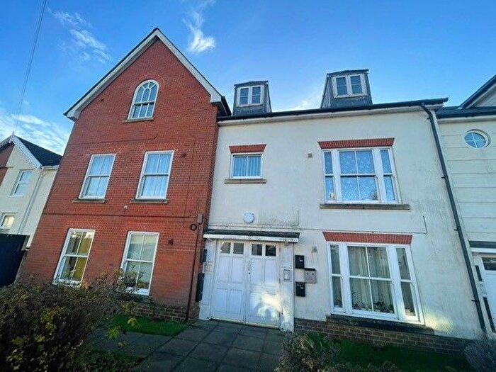 2 Bedroom Flat To Rent In Felixstowe Road, Ipswich, IP3
