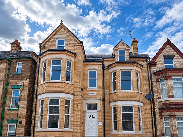 2 Bedroom Flat To Rent In Flat, Lansdowne Crescent, Bridlington, YO15