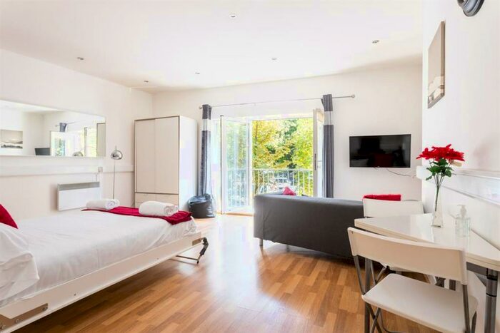 Apartment To Rent In Studio Apartment, Castle Buildings, Castle Street, Swansea, SA1