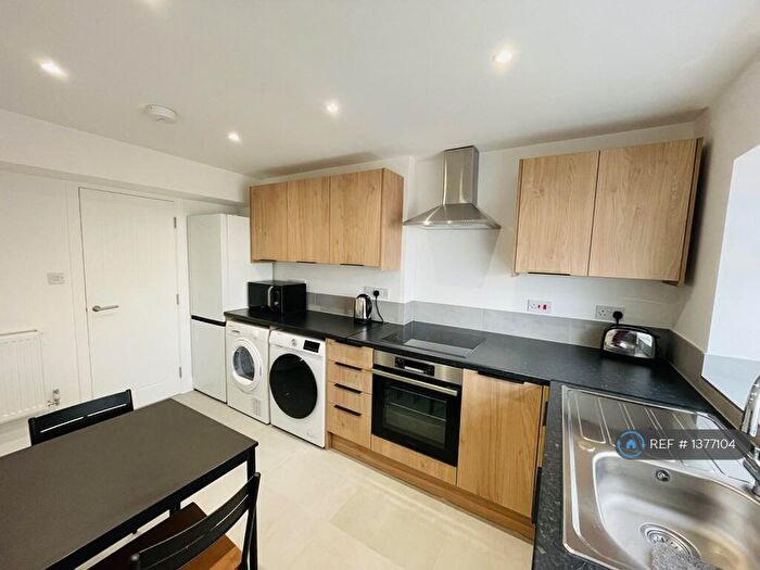 4 Bedroom Terraced House To Rent In Queen Street, Treforest, CF37