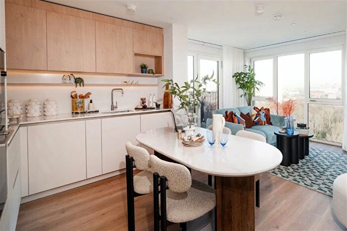 2 Bedroom Flat To Rent In Bow Green, Maple Mews, E3