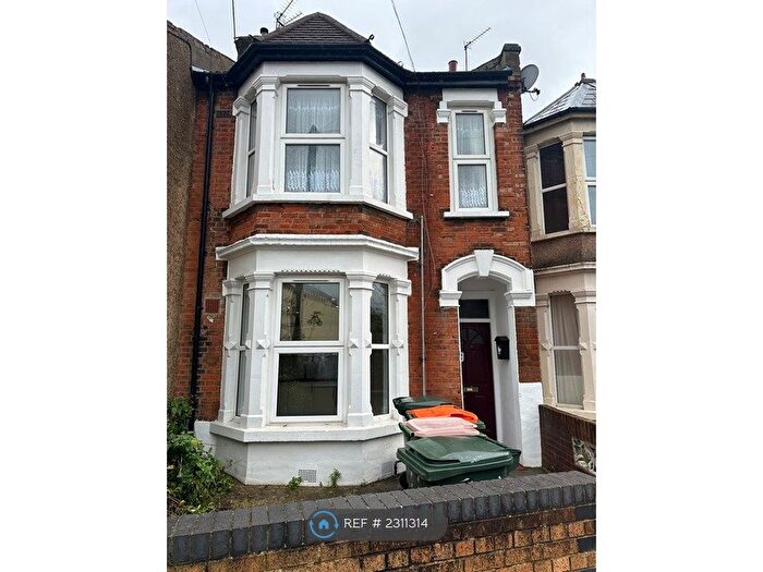 2 Bedroom Flat To Rent In London Road, London, E13